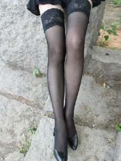 Black Lace Attractive Stockings
