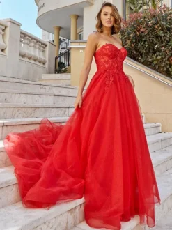 Black Loyal Wedding Dresses Lace A-Line Sleeveless Natural Waist Lace Court Train Bridal Gown