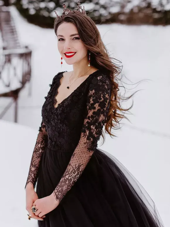 Black Wedding Dresses A-Line Long Sleeves Lace Floor-Length Bridal Gown Free Customization