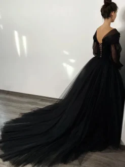 Black Wedding Dresses A-Line Long Sleeves Lace With Train Bridal Dress Free Customization