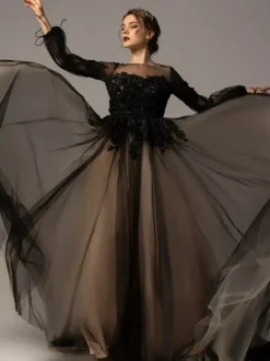 Black Wedding Dresses A-Line Jewel Neck Long Sleeves Tulle Lace With Train Bridal Dress Free Customization