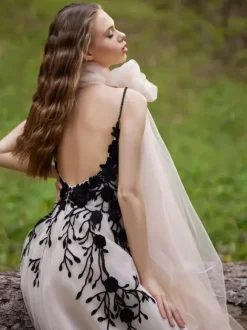 Black Wedding Dresses Lace A-Line Sleeveless Natural Waist Lace Sweep Bridal Dress