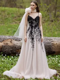 Black Wedding Dresses Lace A-Line Sleeveless Natural Waist Lace Sweep Bridal Dress