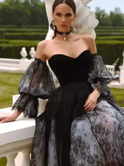 Black Loyal Wedding Dresses A-Line Long Sleeves Lace Lace Tea-Length Bridal Dress