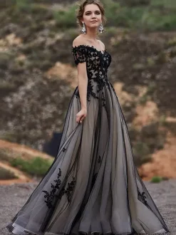 Black Loyal Wedding Dresses Lace A-Line Short Sleeves Natural Waist Lace Court Train Bridal Dress