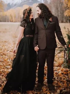 Black Wedding Dresses A-Line Short Sleeves Lace Floor-Length Bridal Dress Free Customization