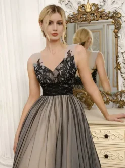 Black Wedding Dresses A-Line Sleeveless Lace With Train Bridal Dress Free Customization