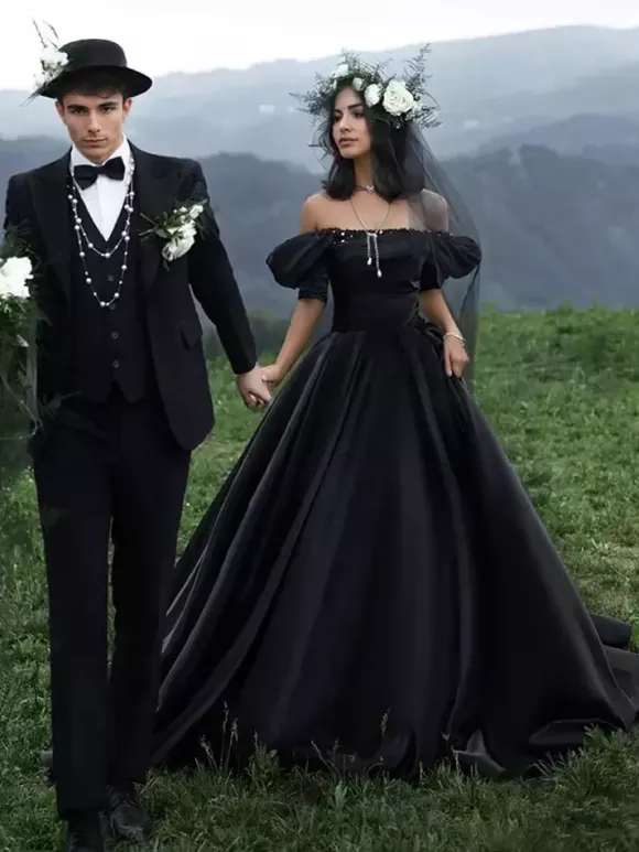 Black Wedding Dresses Satin Fabric Princess Silhouette Sleeveless Natural Waist Beaded With Train Bridal Gown