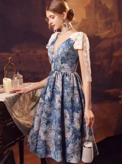 Blue Retro Tudor Dress Costumes Women's Lace Bows Polyester Dress Renaissance Marie Antoinette Costume 18th Century Costume