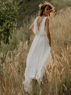 Boho Wedding Dress Lace Lace A-Line With Train Natural Waist Zipper Sleeveless V-Neck White