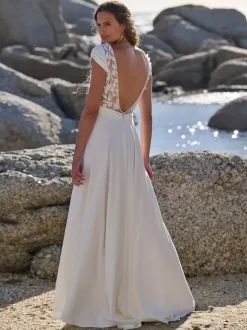 Boho Wedding Dress Stretch Crepe Lace A-Line With Train Natural Waist Zipper Short Sleeves V-Neck White