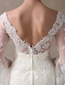 Boho Wedding Dresses Short Sheath Beach Bridal Dress Bell Sleeve Lace Applique V-Neckline Knee Length Summer Wedding Gowns Free Customization