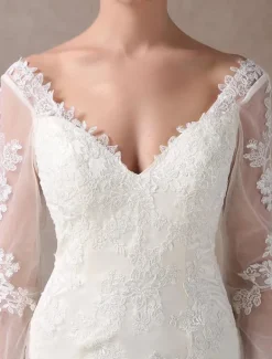 Boho Wedding Dresses Short Sheath Beach Bridal Dress Bell Sleeve Lace Applique V-Neckline Knee Length Summer Wedding Gowns Free Customization