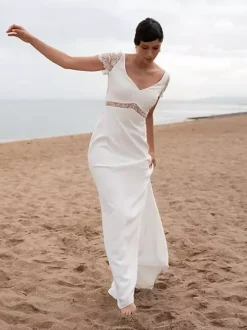 Boho Wedding Dress Ivory Lace A-Line Sweep Raised Waist Backless Short Sleeves V-Neck Bridal Dress