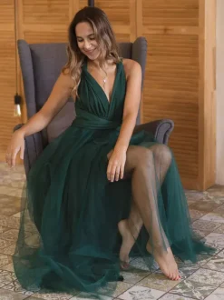 Bridesmaid Dresses A-Line Floor-Length V-Neck Sleeveless Zipper Single Thread Tulle Green Wedding Party Dress Free Customization