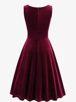 Chic Fitted Burgundy Gown With A Line Skirt Perfect For Evening Events