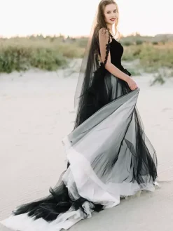 Gothic Black Wedding Dresses A-Line Square Neckline Sleeveless Lace Tulle Velour Floor-Length Bridal Dress Free Customization