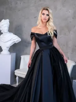 Gothic Black Wedding Dresses A-Line Sleeveless Backless Split Front With Train Gothic Bridal Dress Free Customization