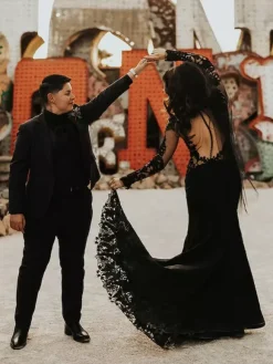 Gothic Black Wedding Dresses Mermaid Long Sleeves Lace With Train Bridal Gown Free Customization