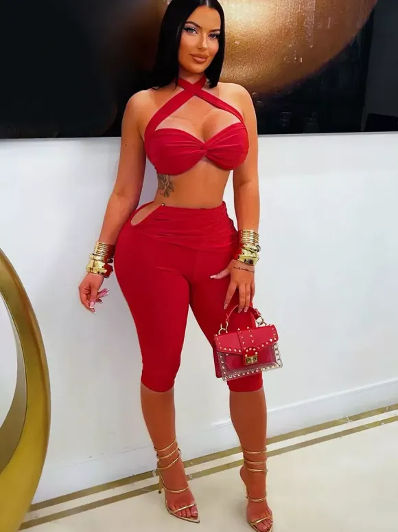 Halter Twist Cutout Crop Top Ruched Capri Pants 2 Piece Set
