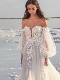 Ivory Simple Lace Wedding Dress With Train A-Line Off-The-Shoulder Long Sleeves Backless Bridal Gowns Free Customization