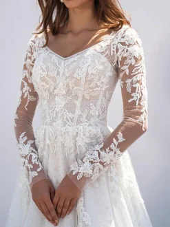 Ivory Simple Wedding Dress With Train V-Neck Long Sleeves Lace A-Line Bridal Dresses Free Customization