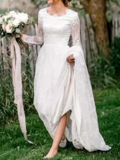 Ivory Simple Lace Wedding Dress With Train A-Line Jewel Neck Lace Up Long Sleeves Bridal Gowns Free Customization