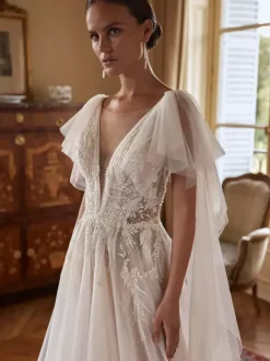 Lace Wedding Dress With Removable Sleeves A-Line Lace V-Neck Bridal Gowns