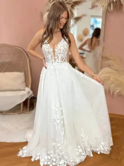 Lace Wedding Dress With Train A-Line Sleeveless Tulle V-Neck Bridal Gowns