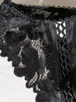 Lace Lingerie Ruffled Cut Out Black 2-Piece Bra Panty Sets