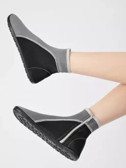 Lightweight Zip-up Beach Socks 2026