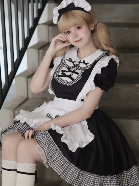 Lolita Sweet Dress Maid Costume For Cosplay Red Velvet Ruffles Uniform