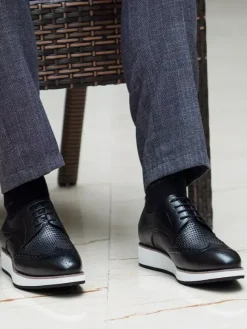 Men's Brogue Shoes Round Toe Genuine Leather Round Toe Lace Up Wingtip Shoes