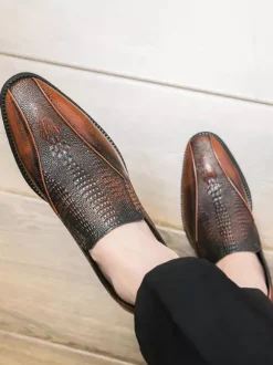 Mens Slip On Loafer Classic Leather Print Chunky Low Heel Dress Penny Shoes Retro Pointed Toe Comfortable Lightweight Anti-Slip Low-Top