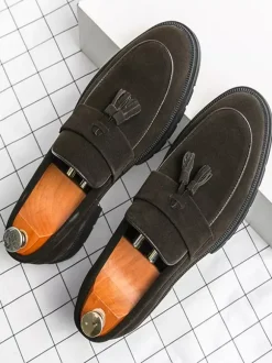 Mens Suede Tassel Loafers Slip-Ons Round Toe Penny Shoes Non Slip Wear Resistant Thick Sole Moccasins Shoes
