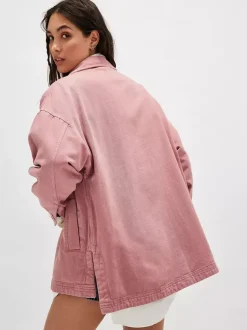 Oversized Denim Jacket For Women - Medium Wash Boyfriend Fit Side Slit Trucker Coat - Spring Daily Streetwear 2026