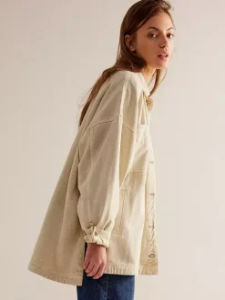 Oversized Denim Jacket For Women - Medium Wash Boyfriend Fit Side Slit Trucker Coat - Spring Daily Streetwear 2026
