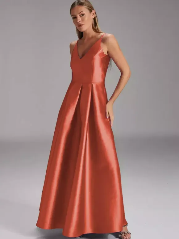 Party Dress For Mother Of The Bride V-Neck Sleeveless Ball Gown Pleated Wedding Guest Dresses