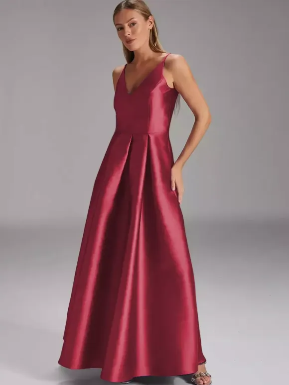 Party Dress For Mother Of The Bride V-Neck Sleeveless Ball Gown Pleated Wedding Guest Dresses