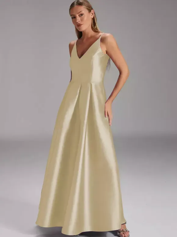 Party Dress For Mother Of The Bride V-Neck Sleeveless Ball Gown Pleated Wedding Guest Dresses