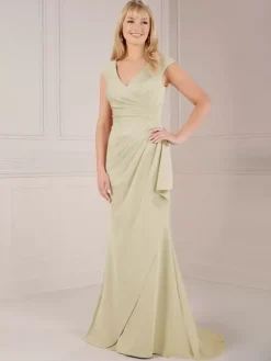 Party Dress For Mother Of The Bride V-Neck Sleeveless Ball Gown Pleated With Train Wedding Guest Dresses