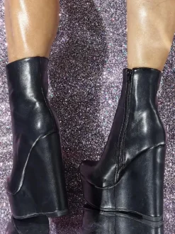 Plus Size PU Leather Round Toe Wedge Heel Ankle Boots