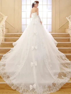 Princess Wedding Dresses Strapless Ball Gown Bridal Dress Lace Applique Sweetheart Neckline Sequins Beading Ivory Long Train Bridal Gown