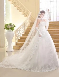 Princess Wedding Dresses Strapless Ball Gown Bridal Dress Lace Applique Sweetheart Neckline Sequins Beading Ivory Long Train Bridal Gown