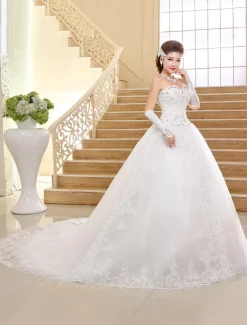 Princess Wedding Dresses Strapless Ball Gown Bridal Dress Lace Applique Sweetheart Neckline Sequins Beading Ivory Long Train Bridal Gown
