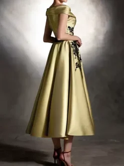 Prom Dress Satin Fabric Designed Neckline Ball Gown Short Sleeves Applique Party Dresses