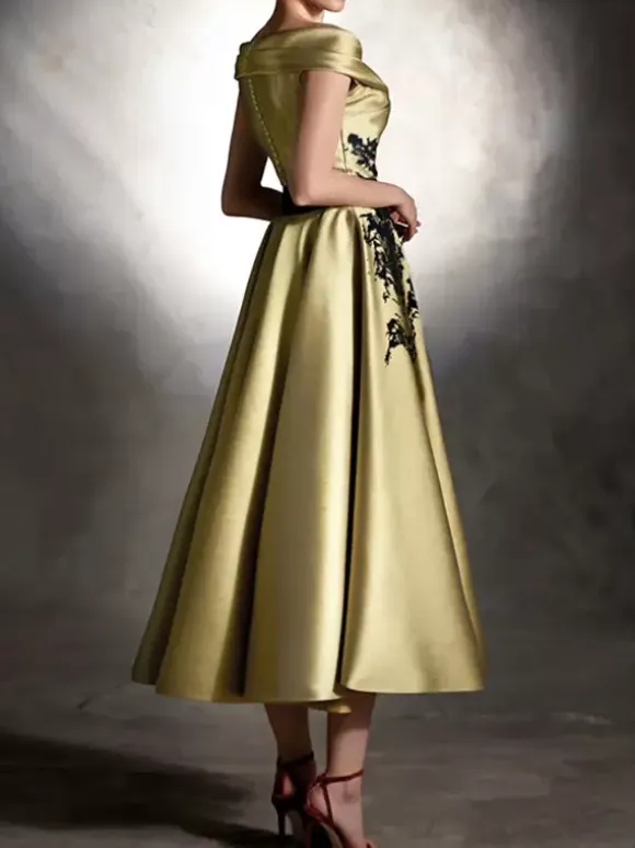 Prom Dress Satin Fabric Designed Neckline Ball Gown Short Sleeves Applique Party Dresses