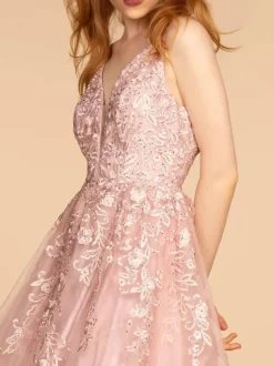 Prom Dress 2026 V-Neck A-Line Sleeveless Lace Wedding Guest Dresses