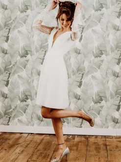 Short Wedding Dress Short V-Neck Long Sleeves A-Line Natural Waist Lace Bridal Dresses