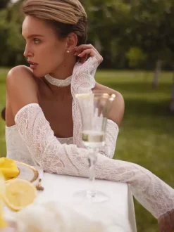 Short Wedding Dress Short Sweetheart Neck 3/4 Length Sleeves Short Natural Waist Lace Bridal Dresses